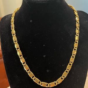 18” fancy goldtone necklace